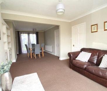 3 bedroom semi-detached house to rent - Photo 2