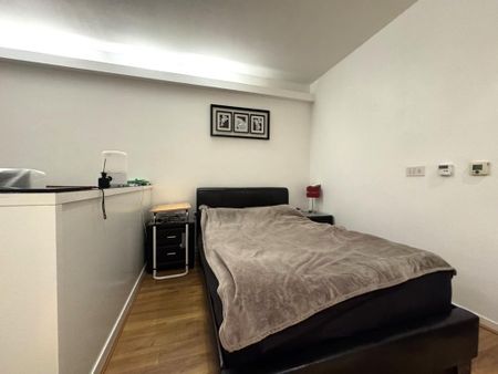 Studio to rent - Photo 3