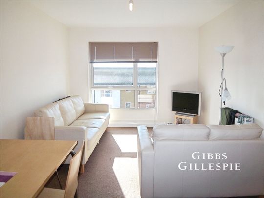 2 Bedroom Flat/Apartment to rent - Photo 1