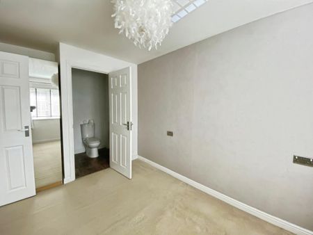 3 bedroom terraced house to rent - Photo 3