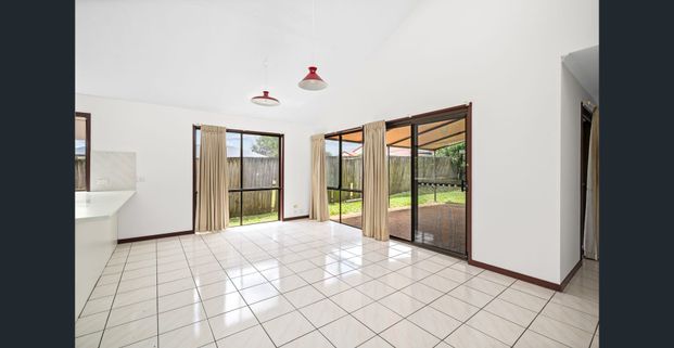 Charming Family Home - Photo 1