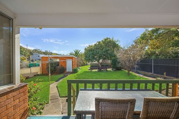 6 Gosford Street, Point Clare. - Photo 1