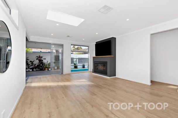 “ENTERTAINING IN PAYNEHAM” - Photo 1