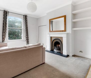 2 bedroom Flat To Let - Photo 2