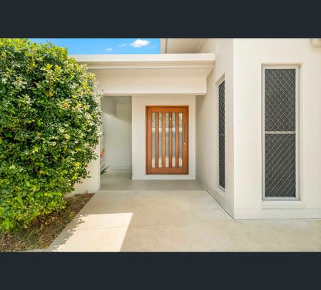25 Montys Place, North Mackay, Qld 4740 - Photo 2