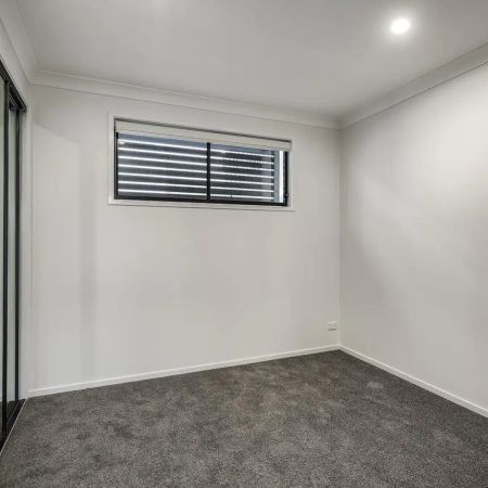 Immaculate Townhouse In Great Location - Photo 3