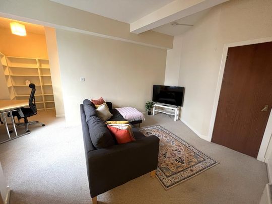 2 bedroom flat to rent - Photo 1