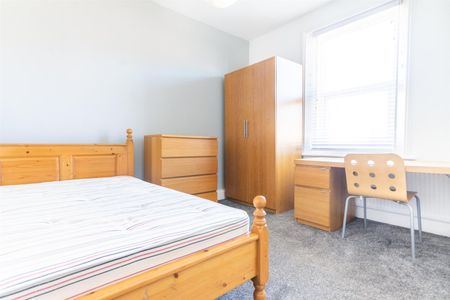 Meldon Terrace, Heaton - Photo 2