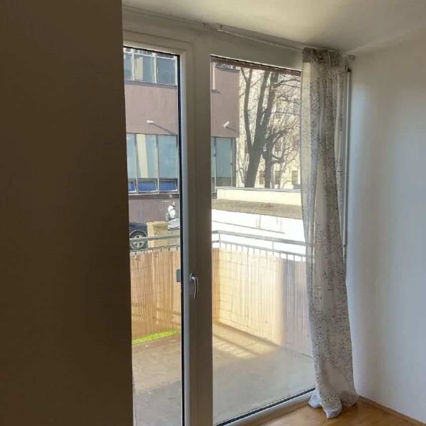 Zentrum - ruhige 1-Zimmer-Wohnung - 37m² - Terrasse - Photo 1