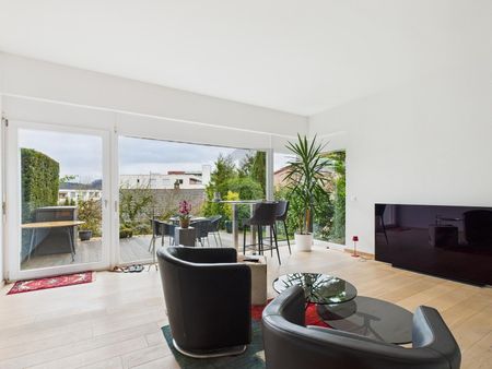 MODERN WITH PANORAMIC WINDOWS - Photo 5