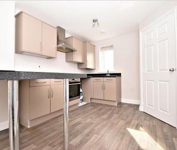 2 bedroom semi-detached house to rent - Photo 4