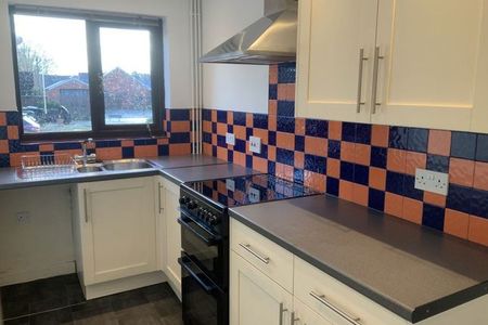2 bedroom Terraced house to rent in Off Barrs Court Road HR1 - Photo 3