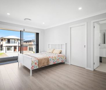 Modern 4-Bedroom Family Home available NOW! - Photo 4