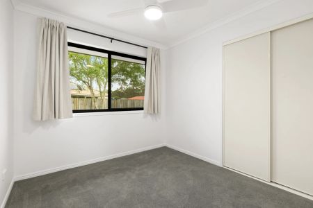 Spacious Family Home With Large Yard - Photo 5