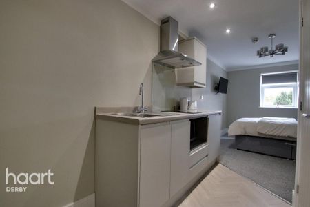 Studio to rent - Photo 5