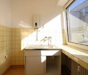 STADTLIEBHABER AUFGEPASST! SCHICKES APARTMENT AUF DER HOCHSTRASSE ZU MIETEN! - Photo 2