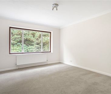 A five bedroom detached property situated within the town of Wendov... - Photo 5
