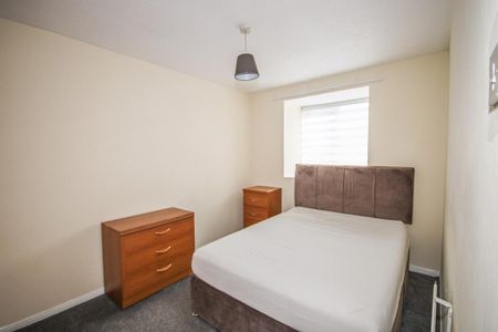 1 bedroom mews to rent - Photo 2
