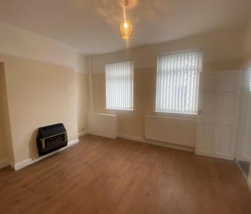 3 bedroom end of terrace house to rent - Photo 3