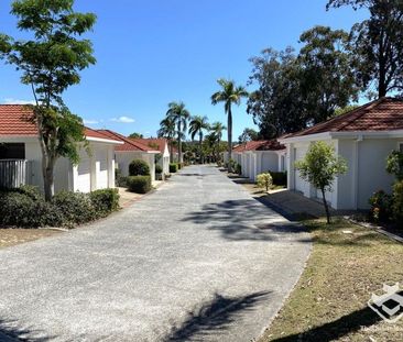 Freshly Renovated Villa in Resort-Style Complex - Photo 3