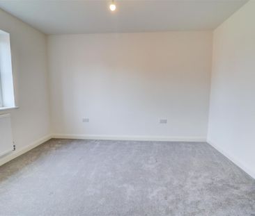 Court Close, Kineton - Photo 2