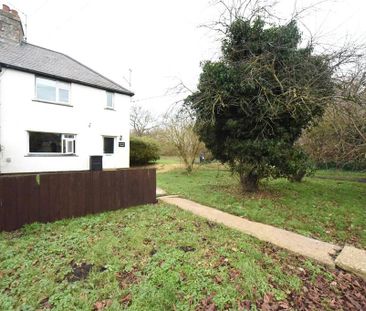 3 bedroom semi-detached house to rent - Photo 3