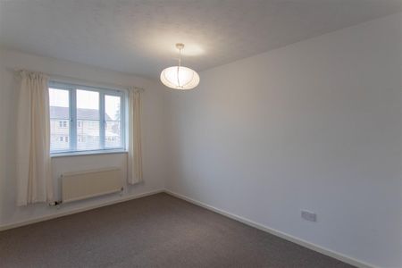 Grenadier Road, Haverhill - Photo 4