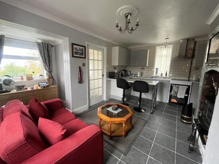 2 bedroom townhouse to rent - Photo 4