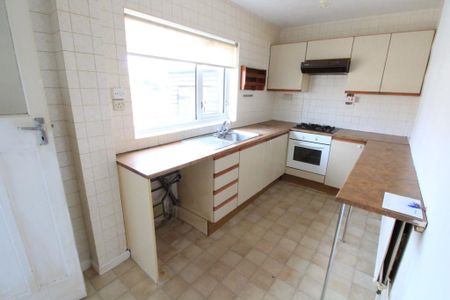 2 bedroom terraced house to rent - Photo 4