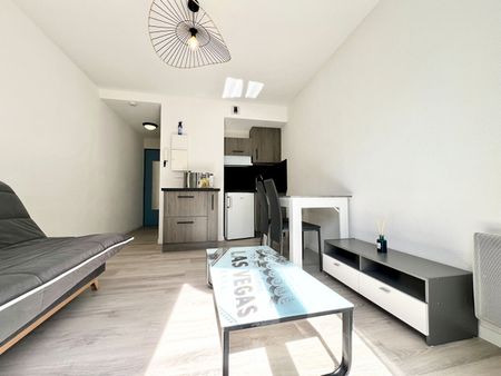 Location Appartement 1 pièce 17m² - Photo 2