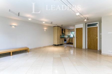 2 bedroom apartment to rent West Mount, The Mount, Guildford, GU2 - Photo 2