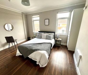 Room 3, 14 Beechmount Street, Belfast, BT12 7NG - Photo 3
