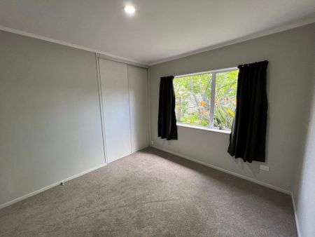 Spacious & Private In Remuera! - Photo 2