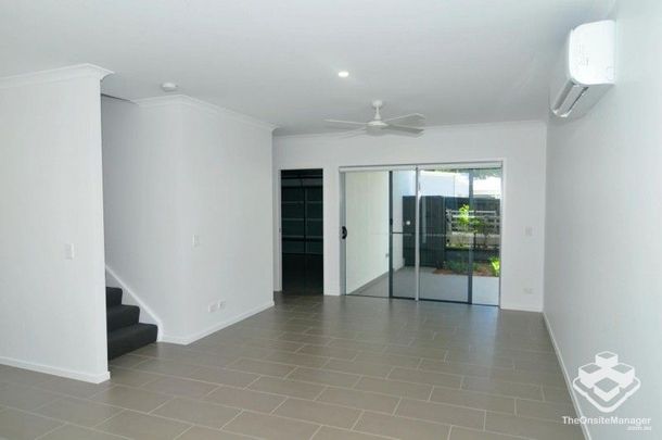 Spacious 3 Bedroom Townhouse - Photo 1