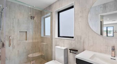 3 bedrooms with 2.5 bathrooms - Photo 5