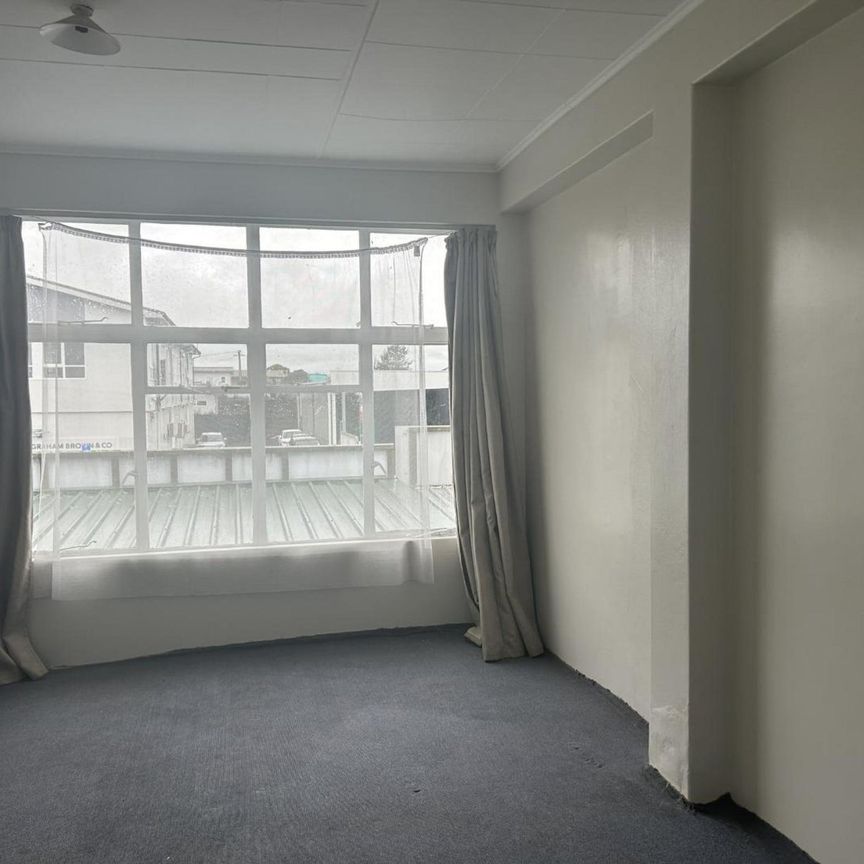 You can't beat this for convenience! - Photo 1