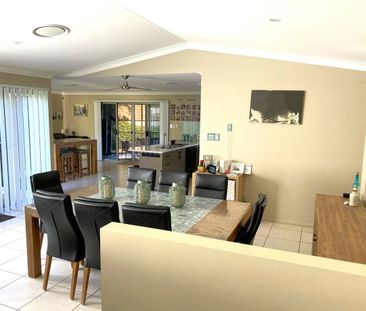 Executive home high on the hill in Steele Court - Photo 6