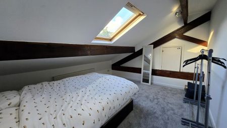 4 bedroom flat to rent - Photo 3