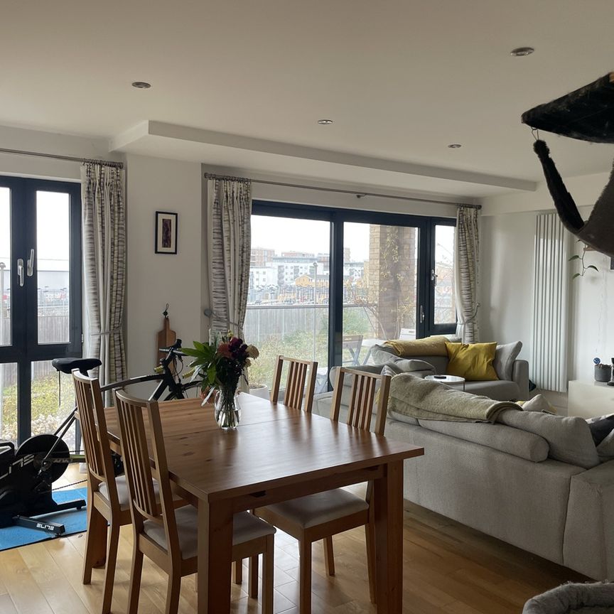 2 Bed Flat, Trundleys Road, SE8 - Photo 1