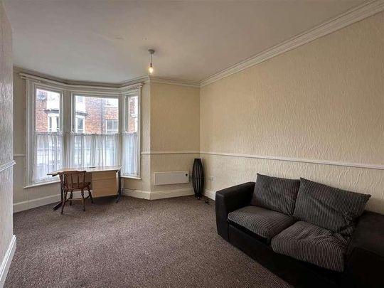 Eastborough, Scarborough, YO11 - Photo 1