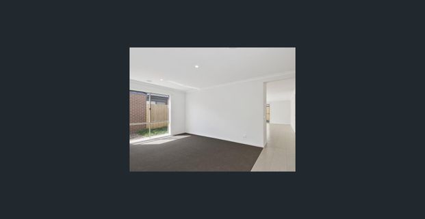 4-Bedroom Home: Perfect Blend of Luxury and Convenience - Photo 1