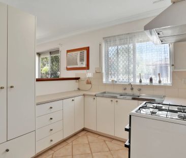 Coastal living. - Photo 6