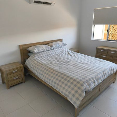 Smithfield - Photo 3