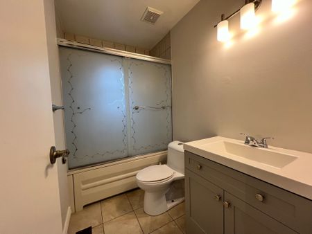 For Lease - 86 Grandview Avenue Unit# Main Fl, Markham, Ontario - Photo 3