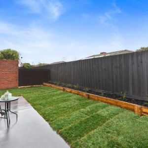 Light Filled and Super Spacious Townhome - Photo 2