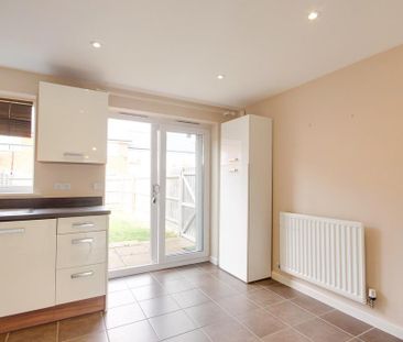 3 bedroom end of terrace house to rent - Photo 4