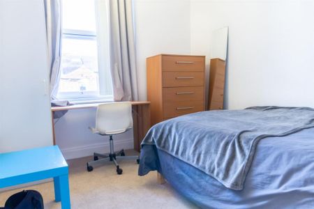 3 bedroom apartment to rent - Photo 3