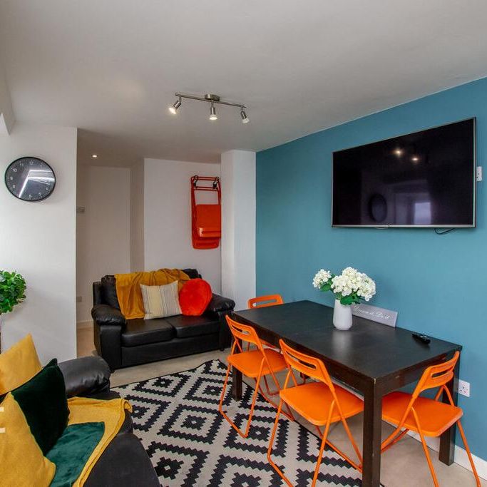 8 bedroom apartment to rent - Photo 1