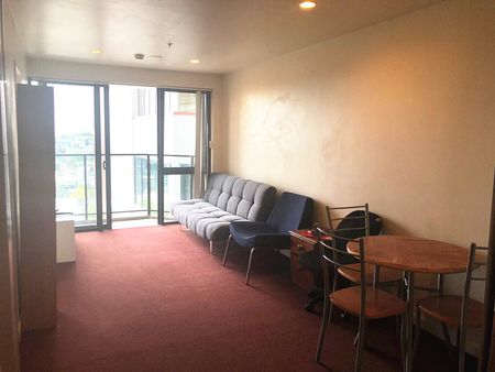 Popular Imperial Gardens apartment is waiting for new occupants! - Photo 4