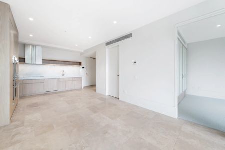 Brand New Designer One-Bedroom Residence in Prestigious "Pienza" - Photo 4